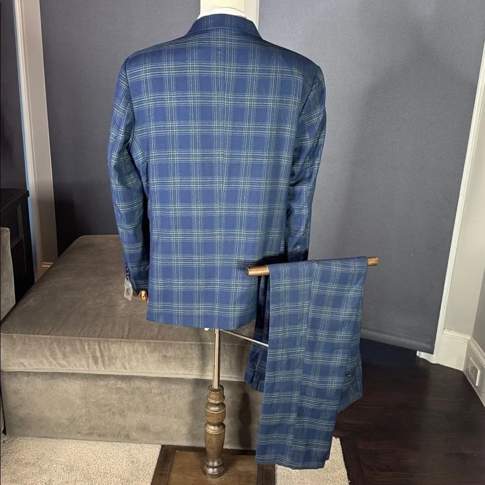 Men’s Blue Plaid 3 Piece Double Breasted Suit Peak Lapel 44 Jacket 40 Pants NEW
